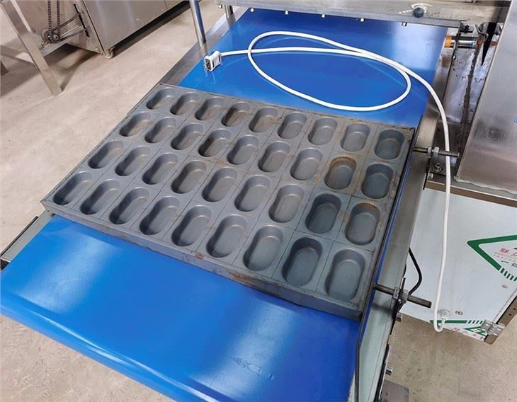 Cake Dispenser Filling Cake Batter Machine
