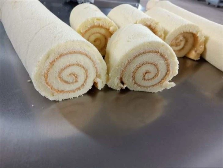 Swiss Roll Cake Making Machine